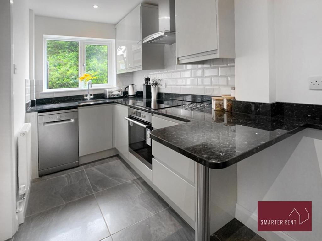 Guildford - 2 Bedroom House West Clandon Exterior photo
